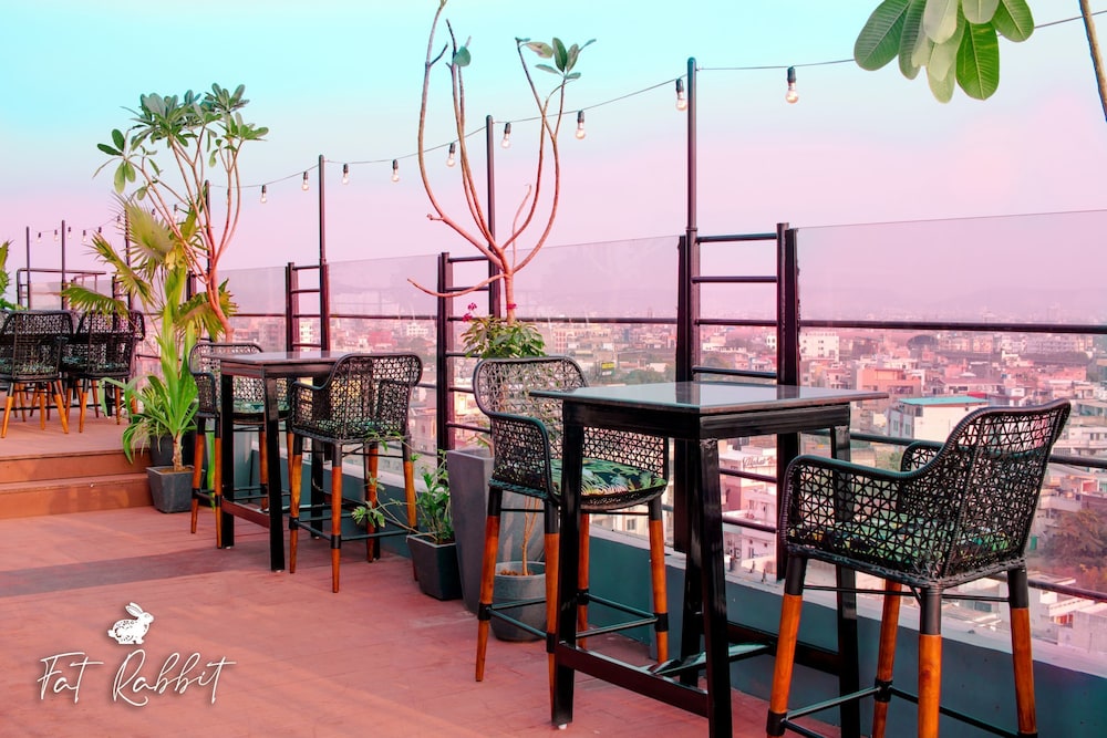 Royal Orchid Central Jaipur 52/58
