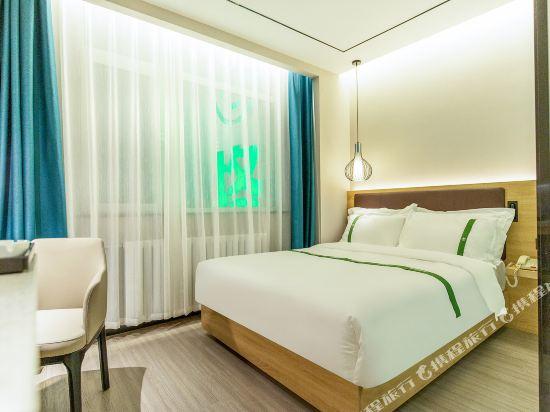 ROOM, QUEEN BED