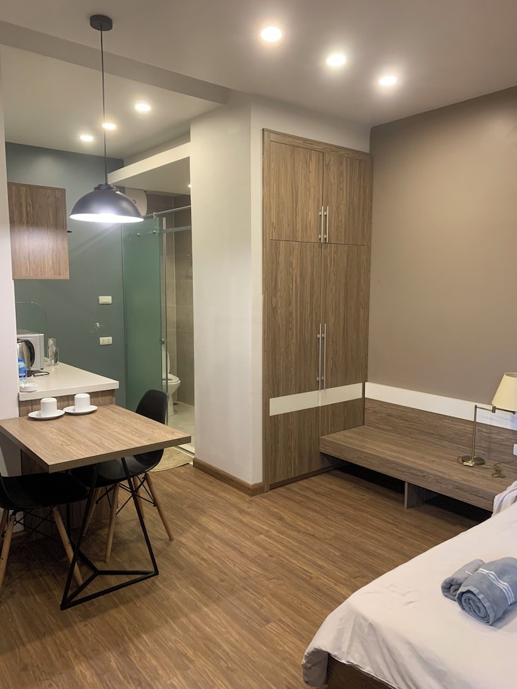Unique Serviced Apartment 15/34