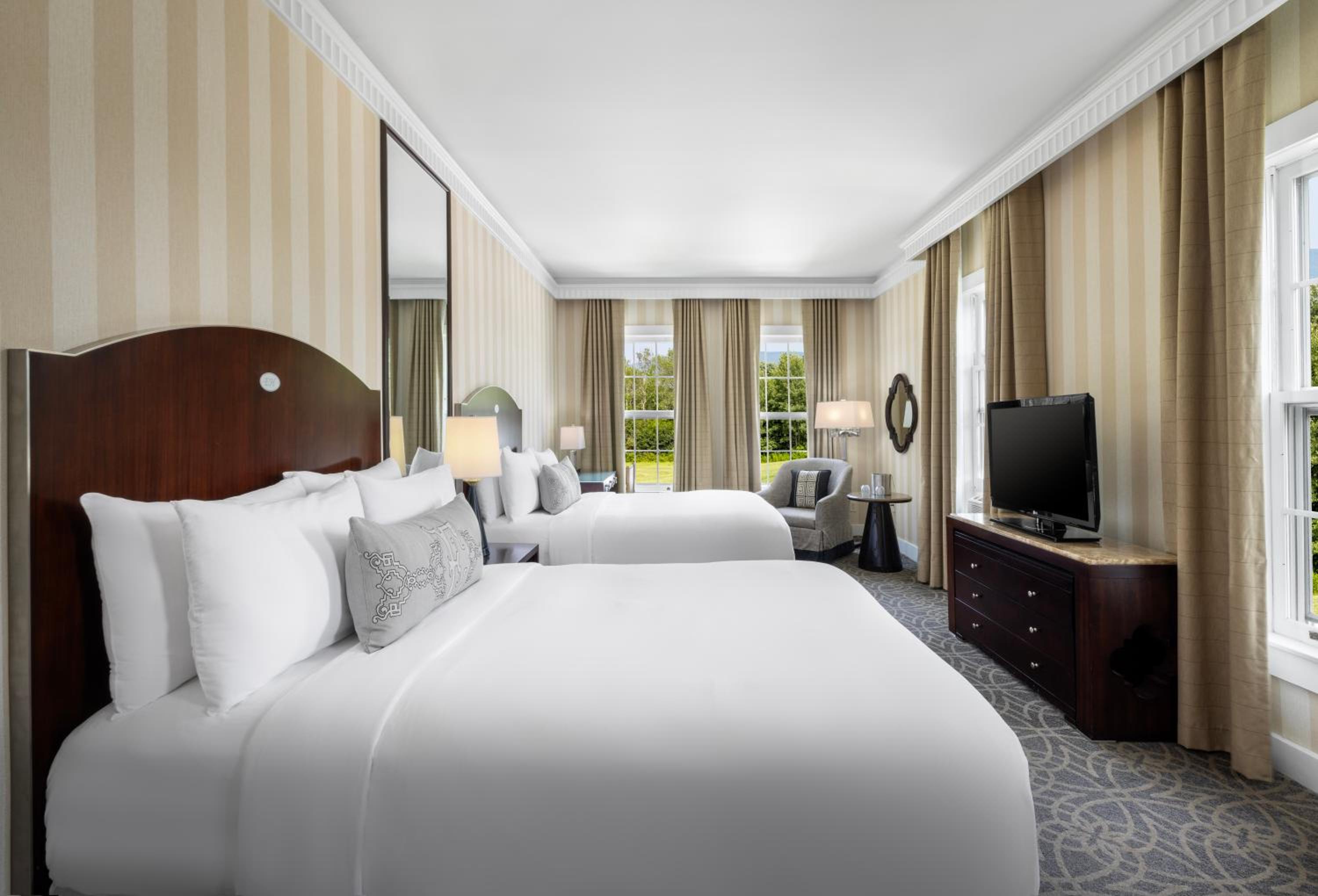 Resort, 2 Queen Beds, Mountain View, Main Building