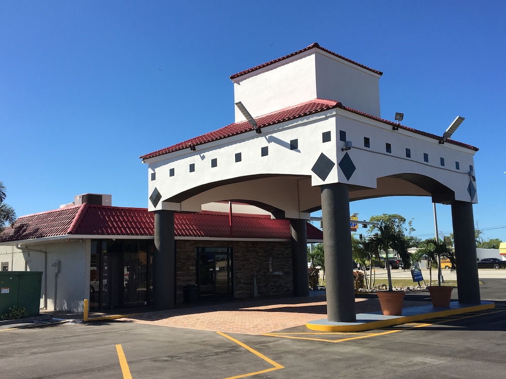 Days Inn by Wyndham Fort Myers 3/31