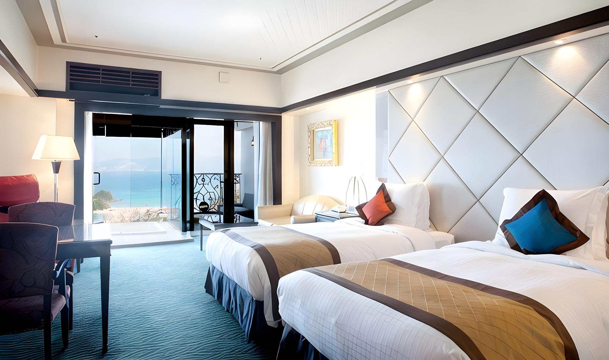 Royal, Pool, Executive, Suite, 3 Beds