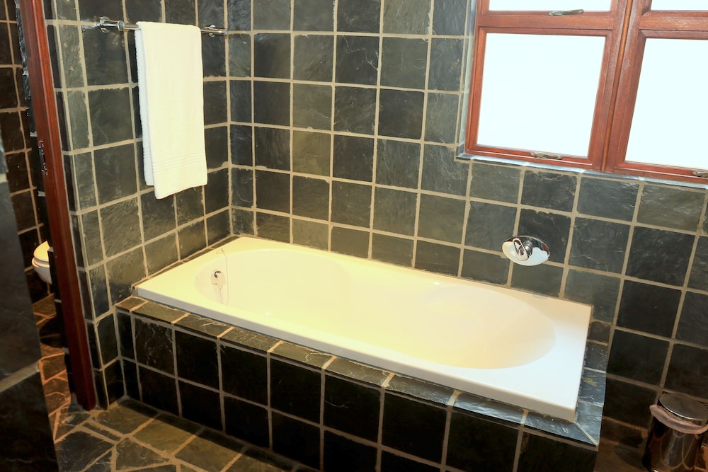 La Lechere Guest House 49/50