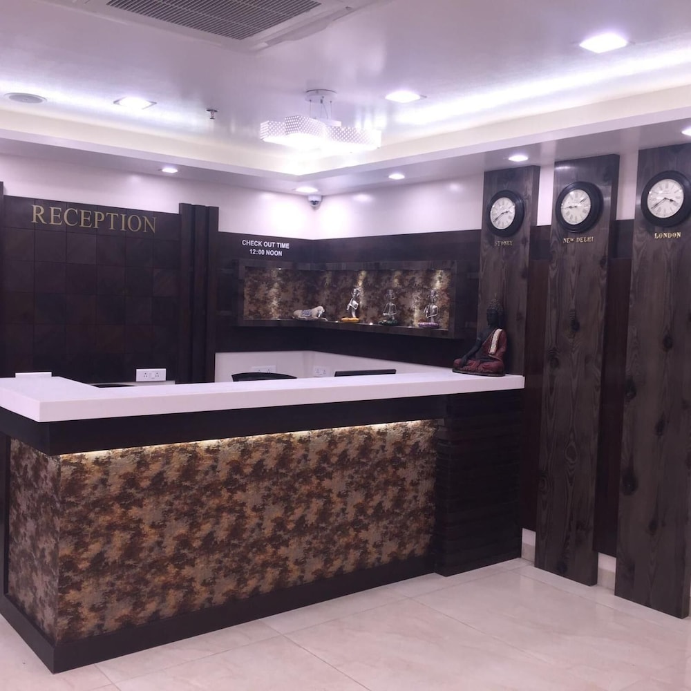 The Avr Hotels & Banquets 3/36