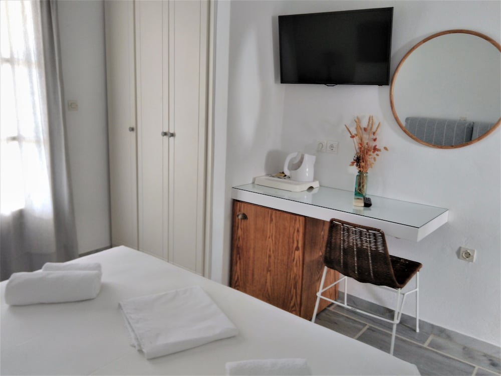 Despinas Rooms And Apartments 13/95