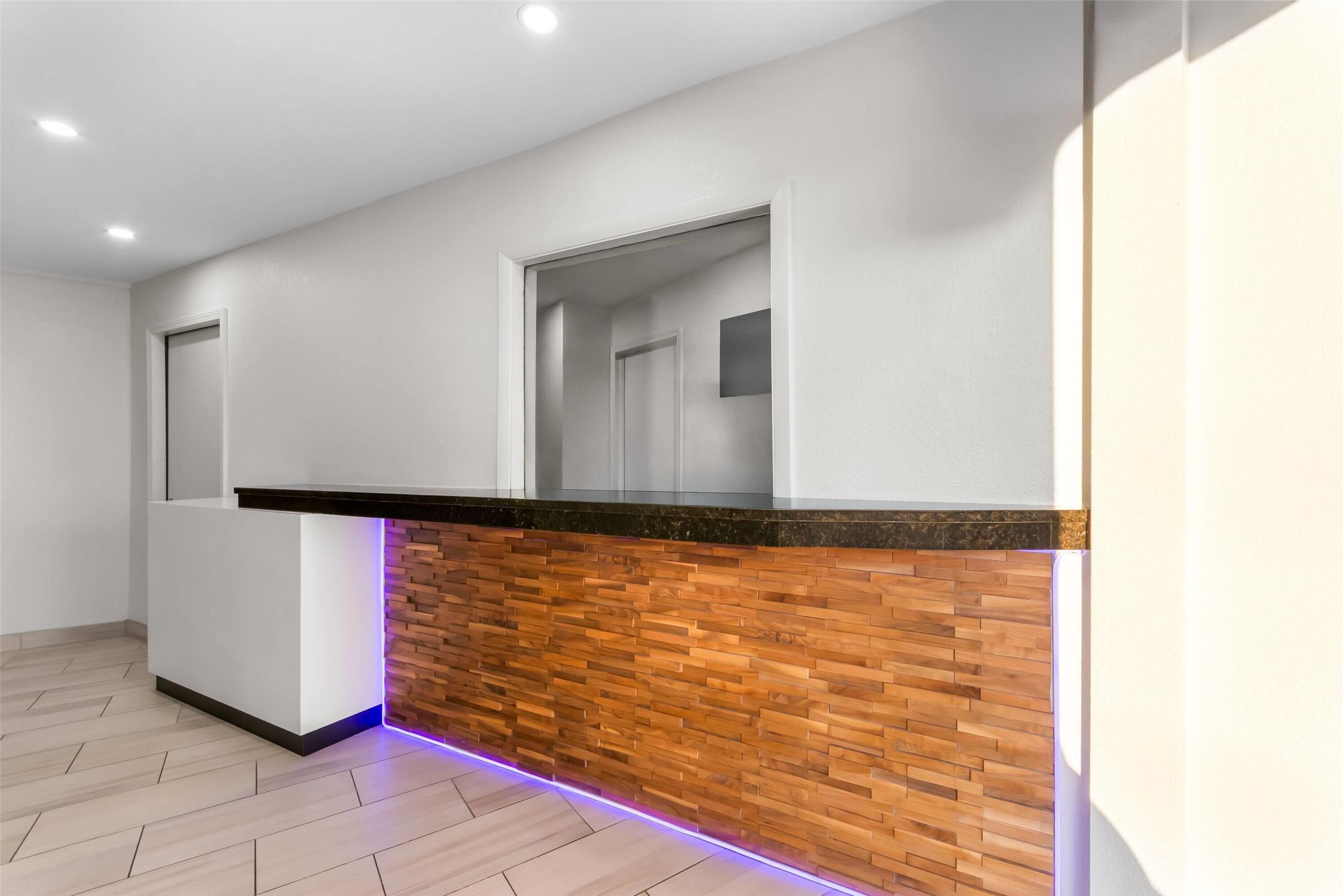 Days Inn By Wyndham Indianapolis East Post Road 17/54