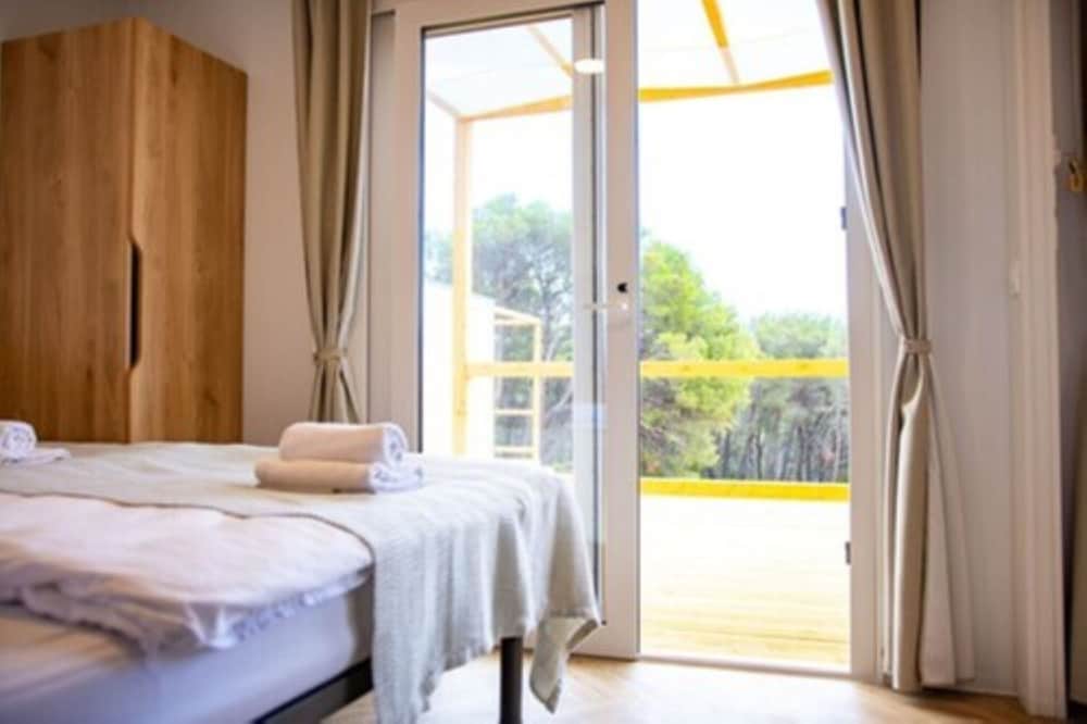 Mobile Home, 4 Beds