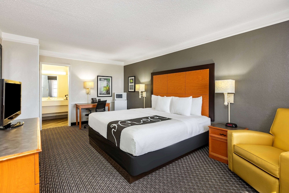 Travelodge by Wyndham El Paso - Airport 15/30