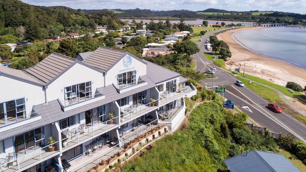 Blue Pacific Apartments 59/70