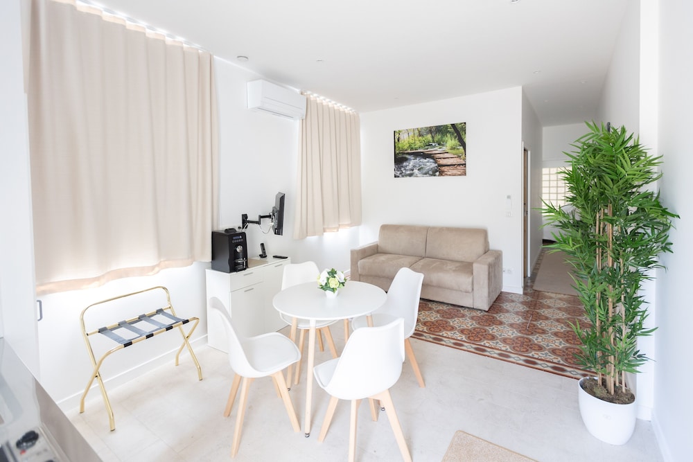 Hotel Le Roquebrune 27/50