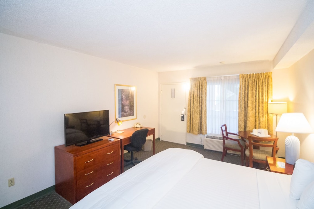 Days Inn by Wyndham San Diego/Downtown/Convention Center 9/30