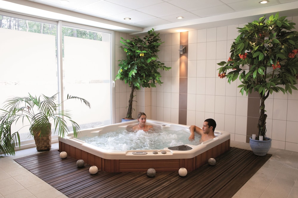 swimming pool spa