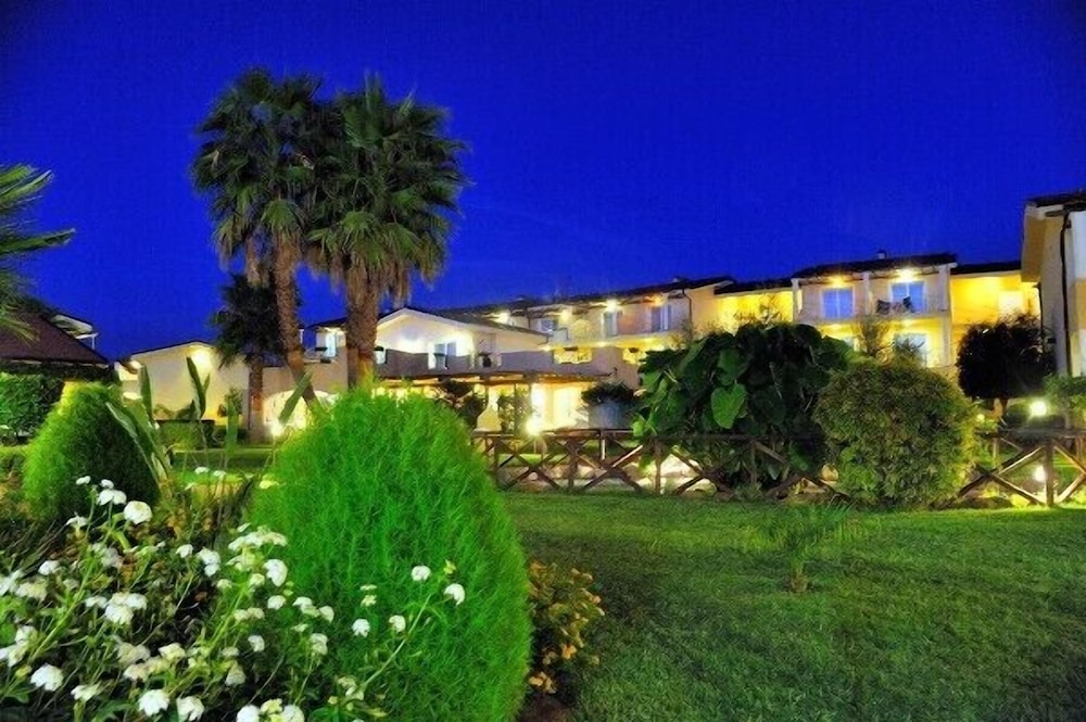 NICOTERA BEACH VILLAGE 57/66