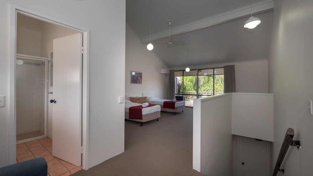 Enderley Gardens Resort 19/55