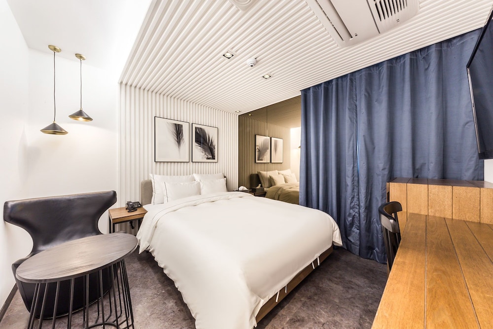 Hotel Forestar Sinchon 11/26
