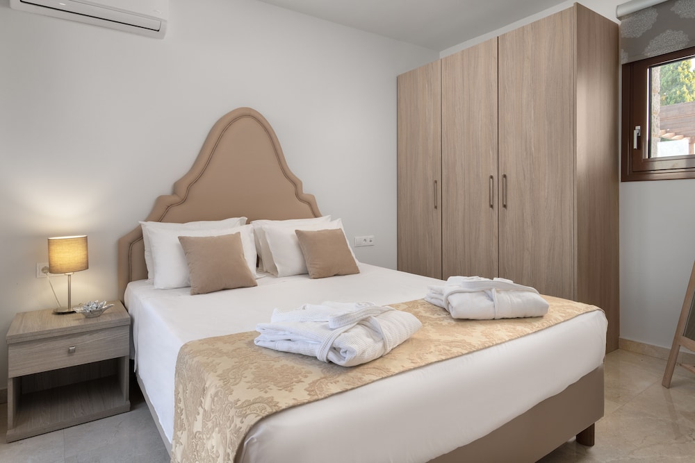 Sperveri Enalio Villas 7/30