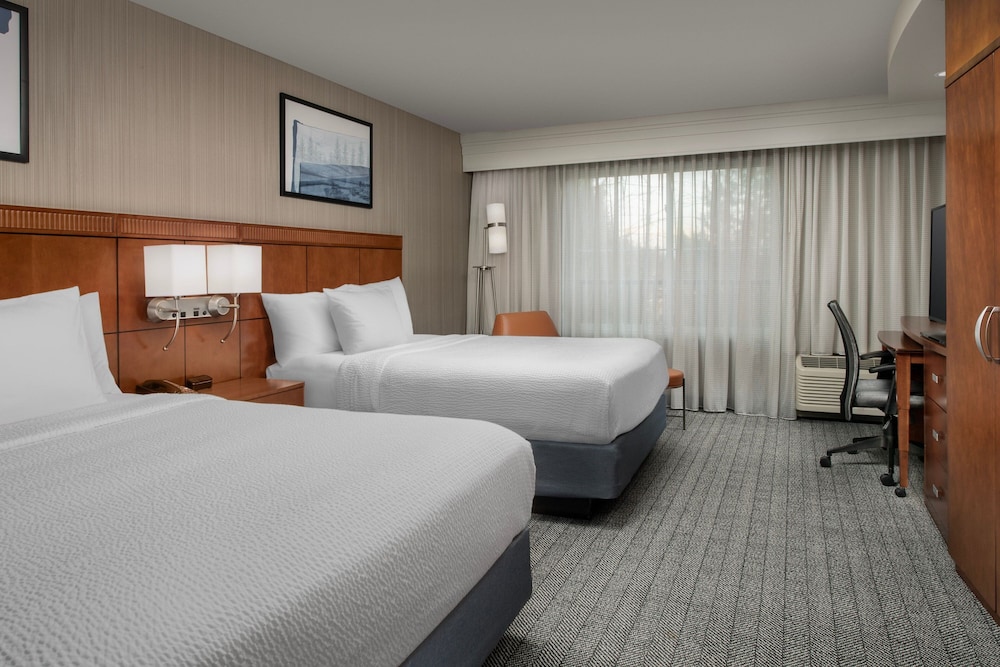 Room at Courtyard Seattle Kirkland, KIRKLAND - WA