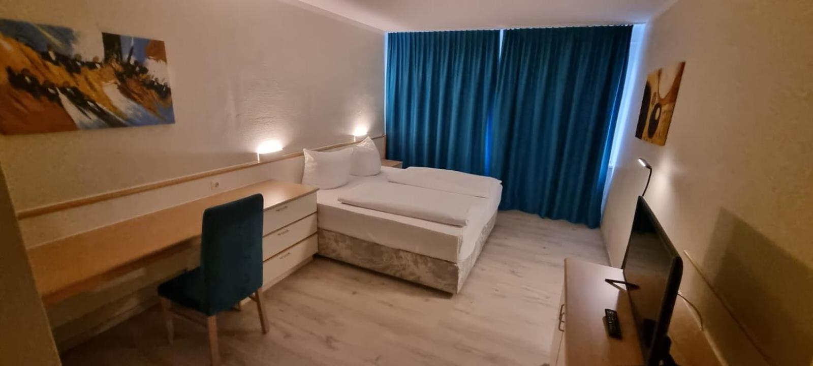 Hotel B99 18/39