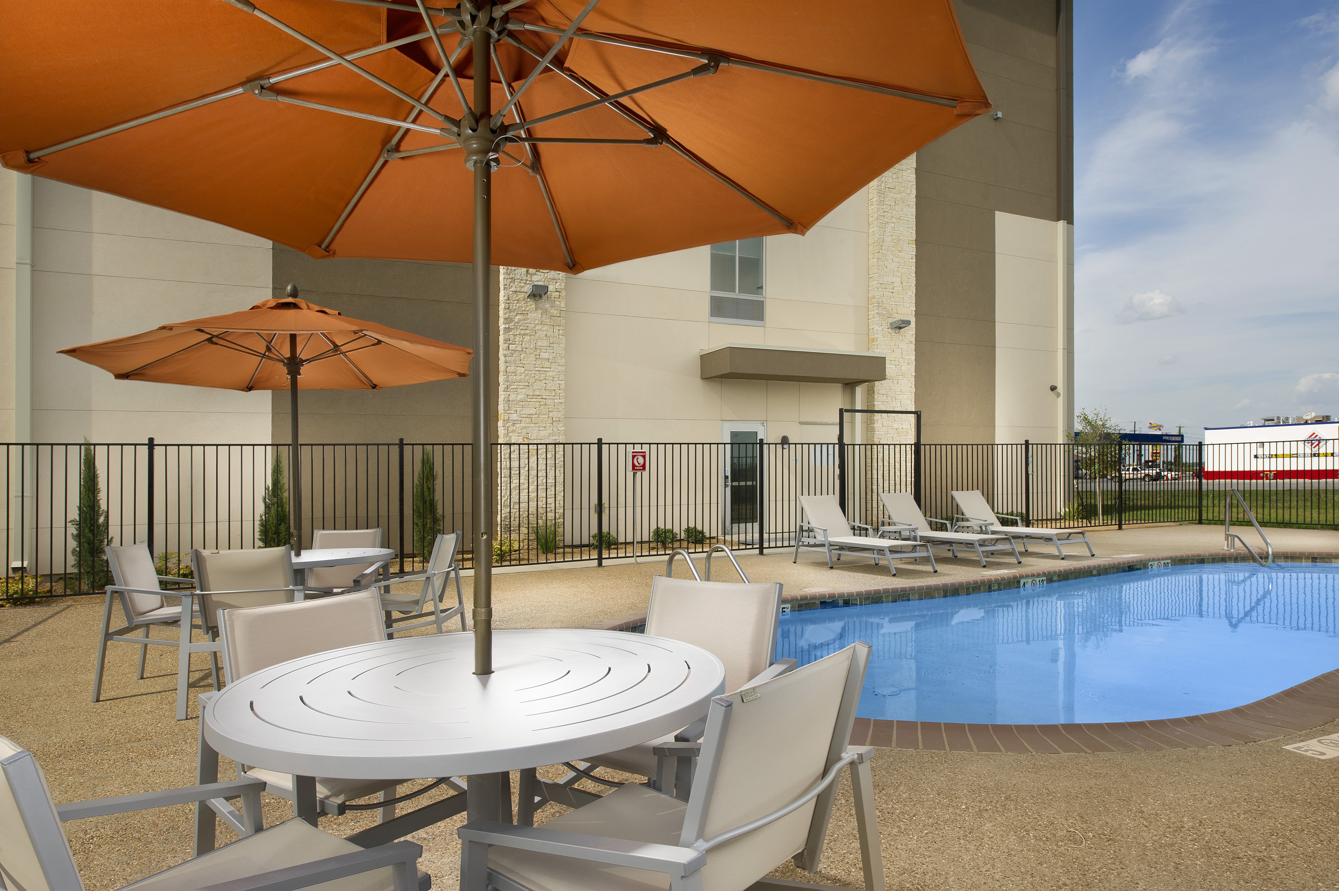 Holiday Inn Express & Suites Bay City 15/19
