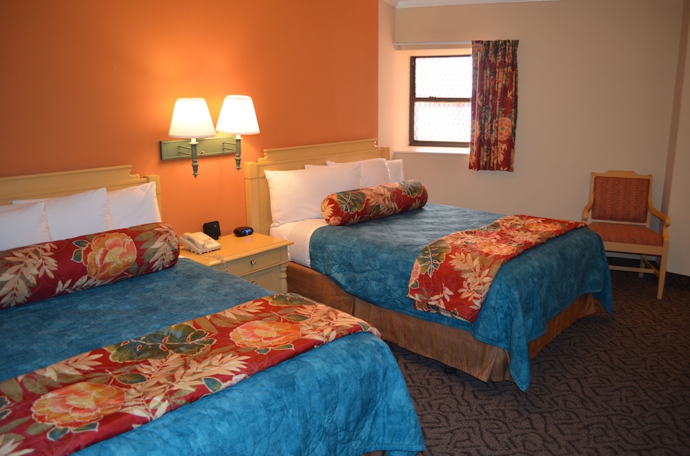 1 Bedroom, Suite, 2 Double Beds, Queen Murphy Bed, Partial View