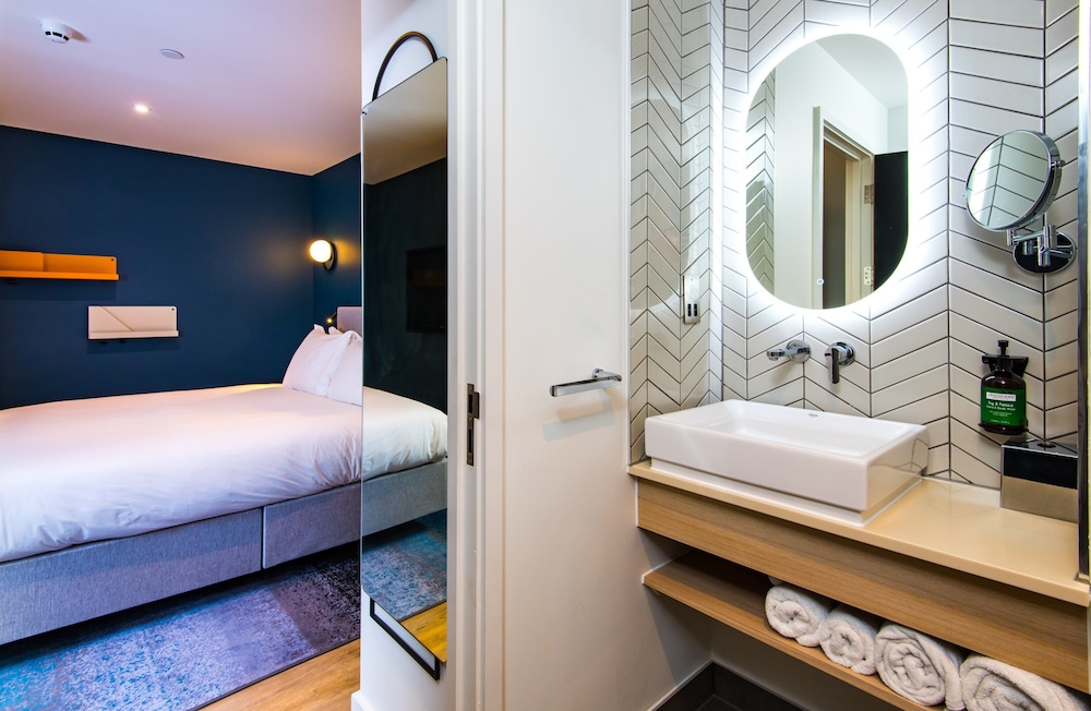 STAYBRIDGE SUITES CARDIFF 24/66