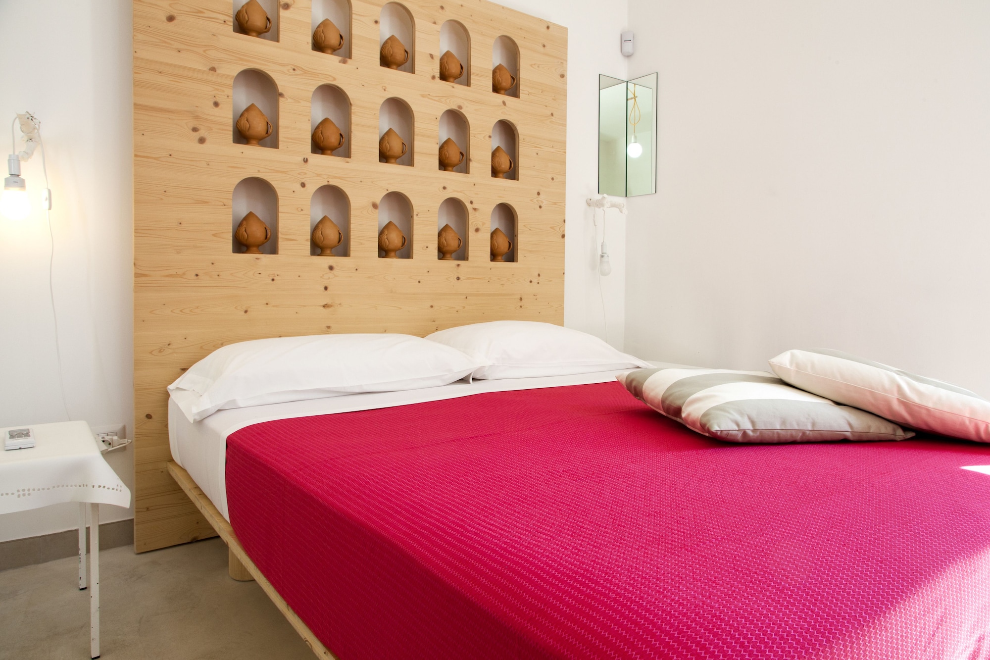 DELUXE, DOUBLE BED