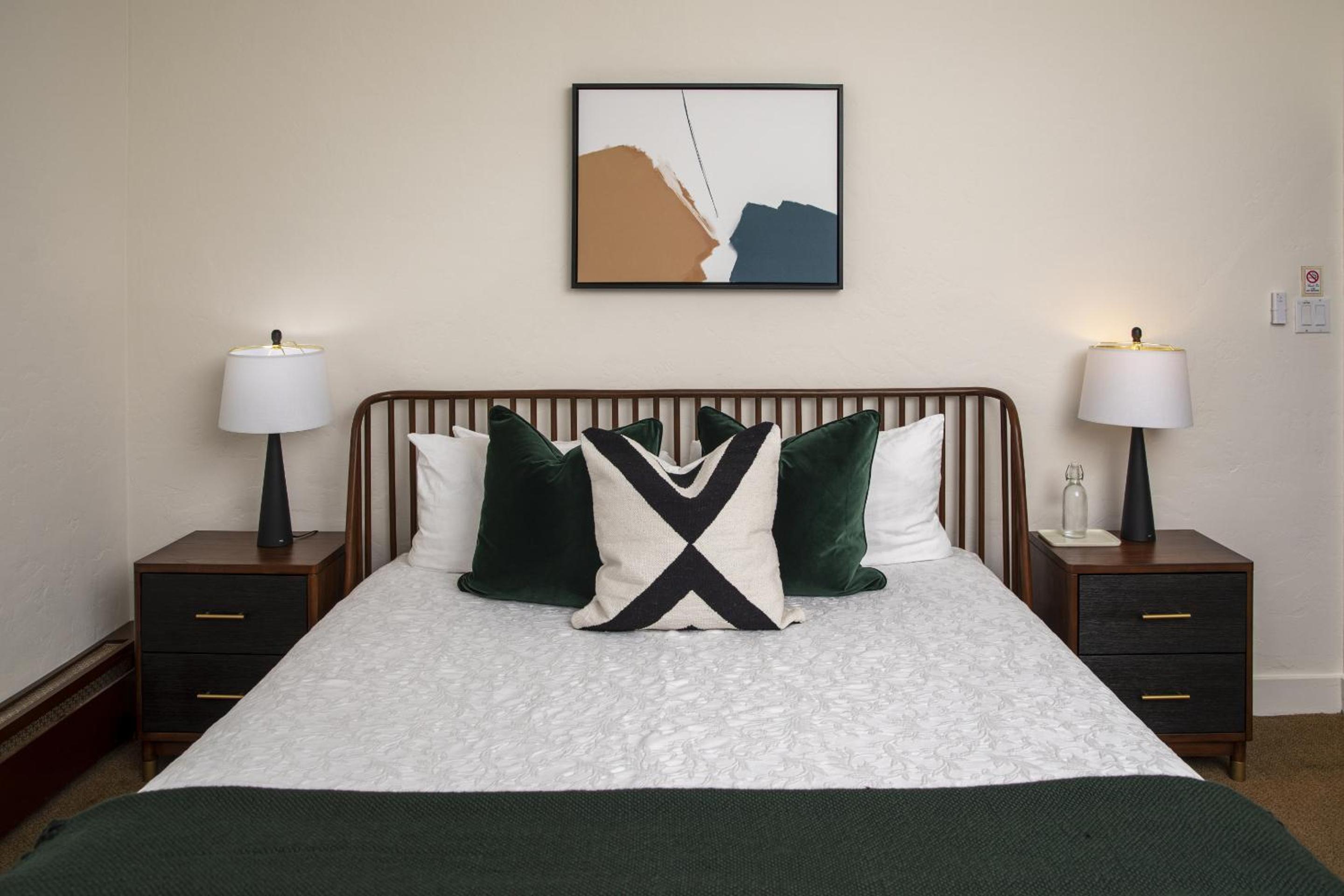 جناح جونيور بسرير كينج، The Washington Square Inn 3/10