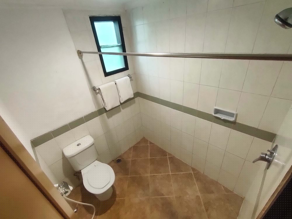 El Hotel Kartika Wijaya Batu 28/57