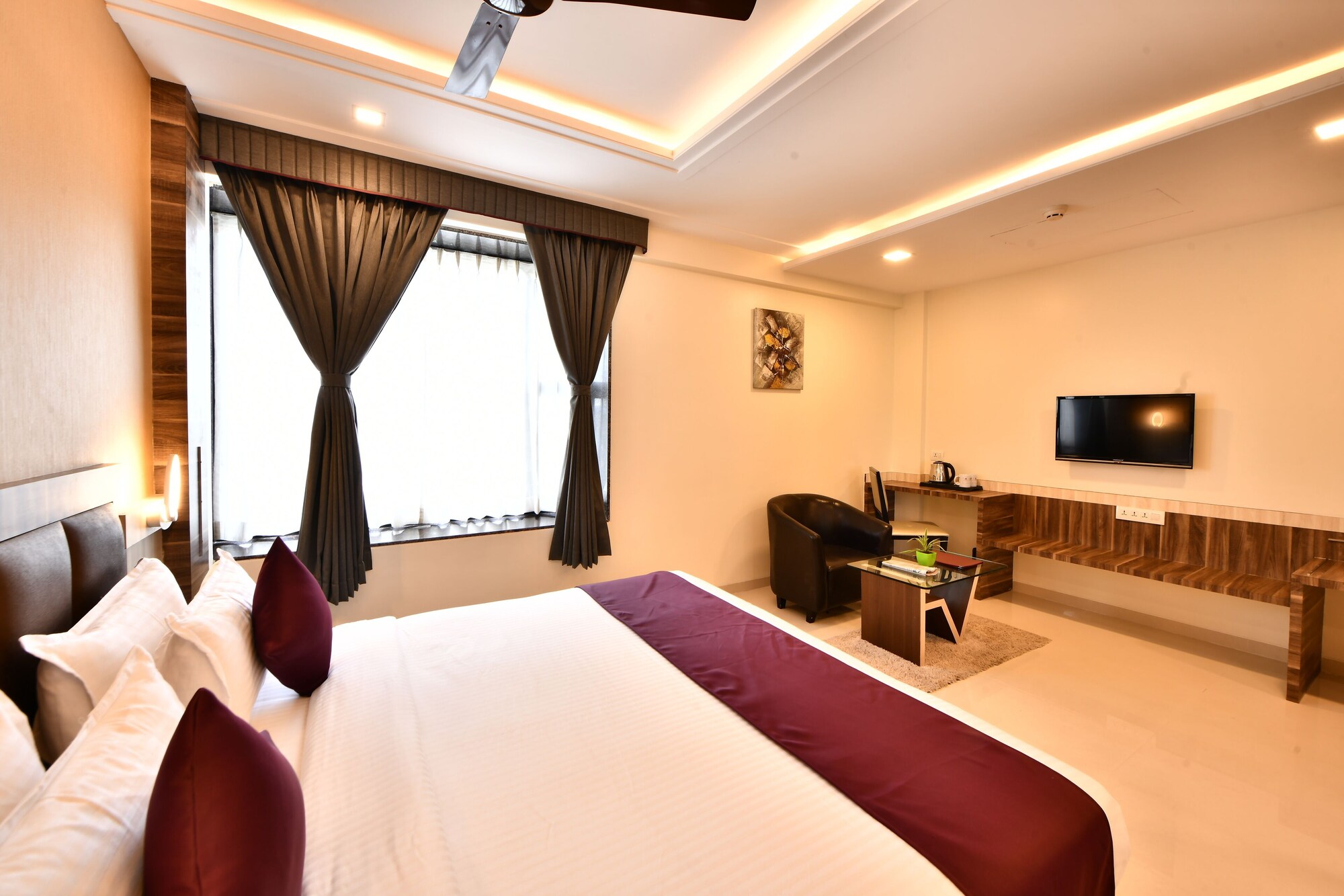 EXECUTIVE, DOUBLE BED