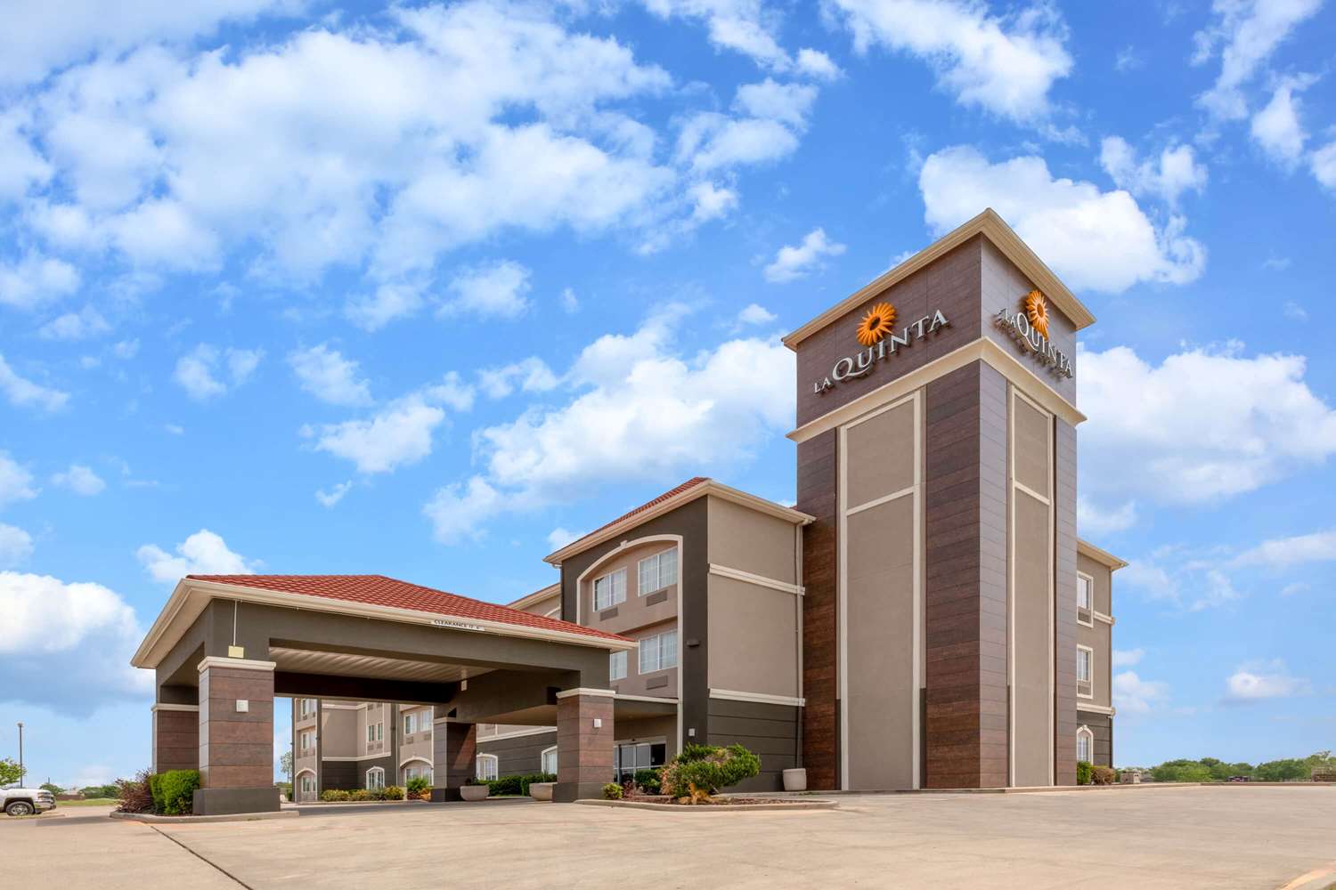 La Quinta Inn & Suites by Wyndham Bridgeport 1/12