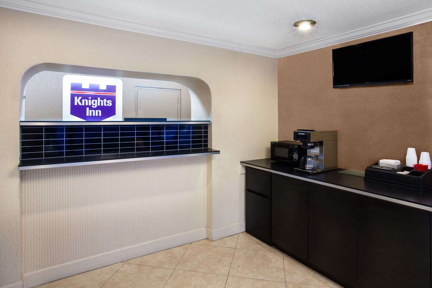 Knights Inn Orlando 3/4