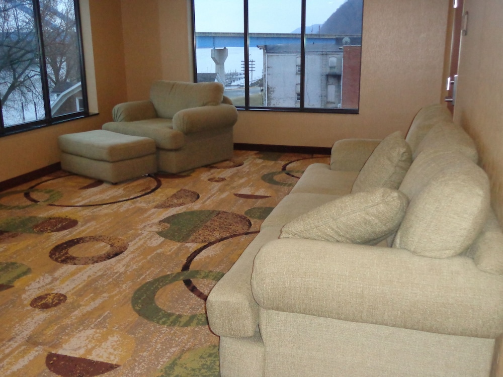 Comfort Inn & Suites Marquette - Prairie du Chien 35/55