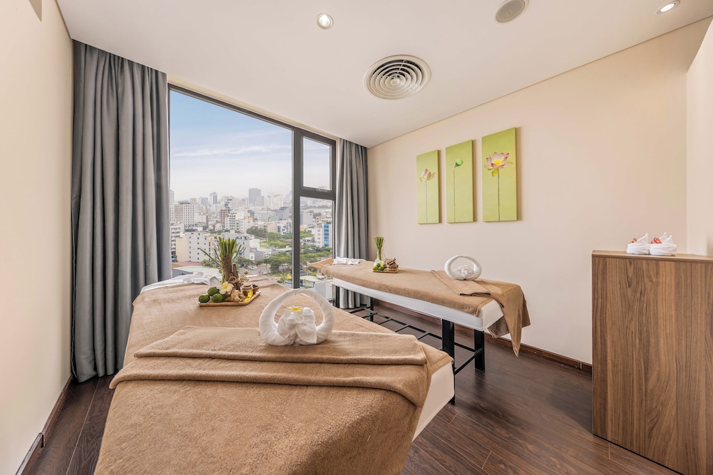 Mangata Beachfront Hotel 21/46
