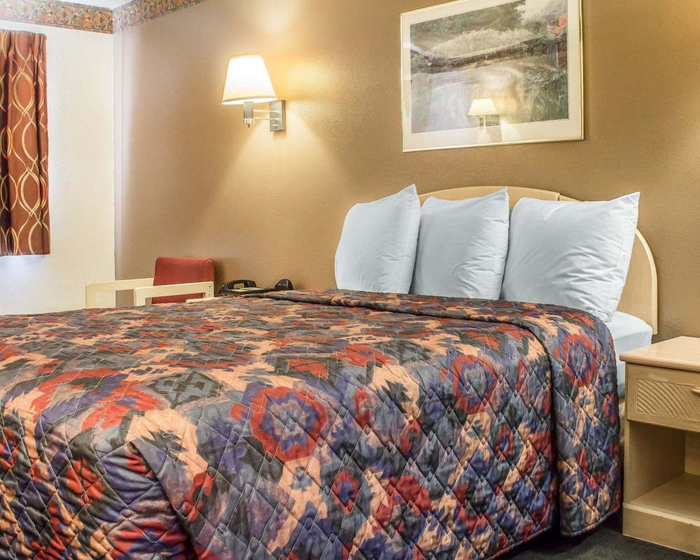 Quality Inn Winslow I-40 3/31