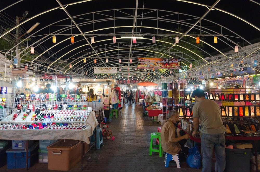 Night Bazaar Place 54/59