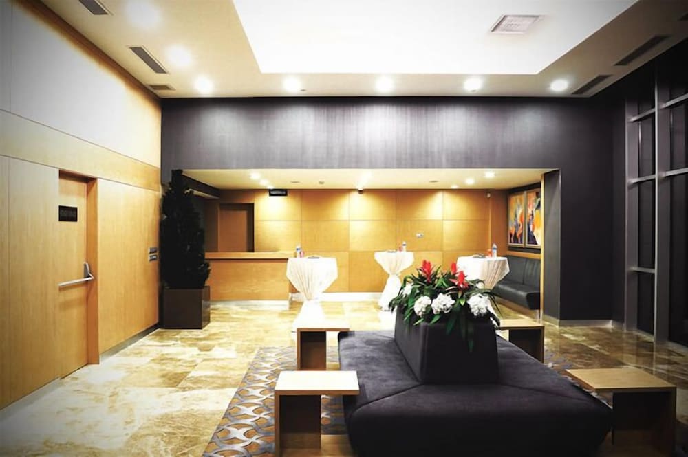DEMORA HOTEL 29/64