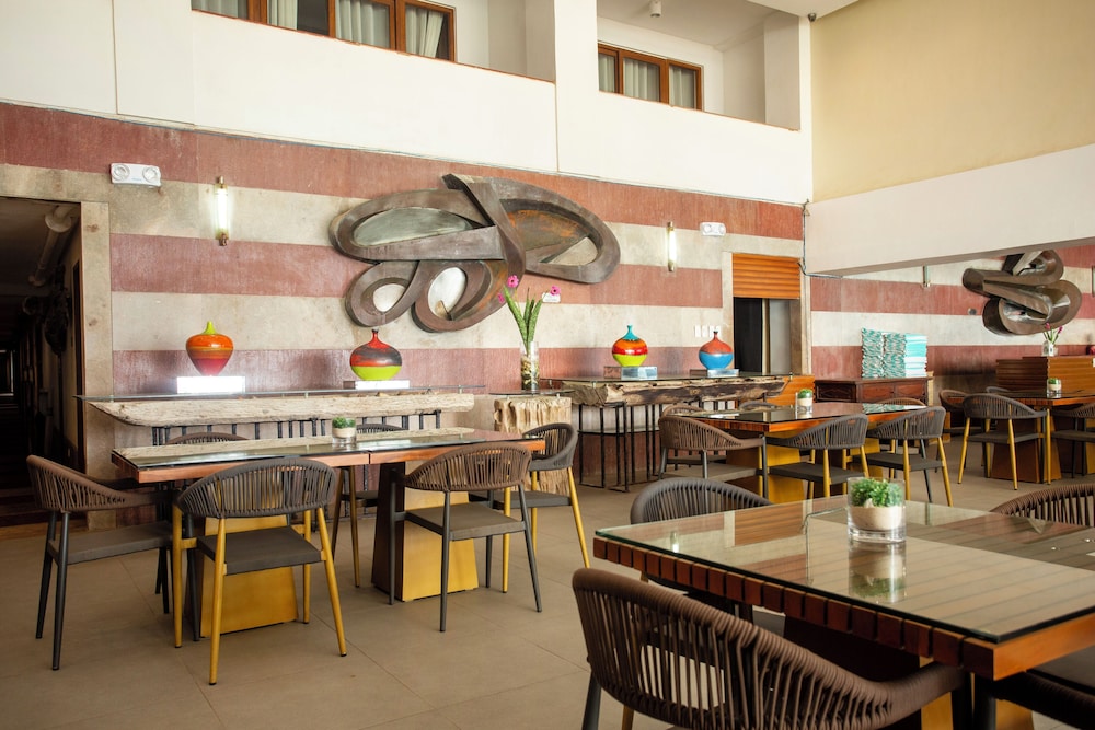 Crown Regency Beach Resort Boracay 61/75