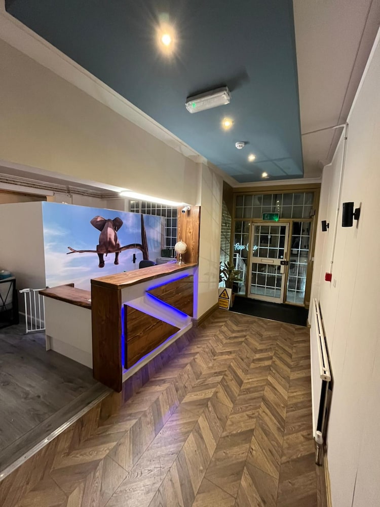 Lobby at White Rose Hotel & Restaurant - Leeds, LEEDS - UK