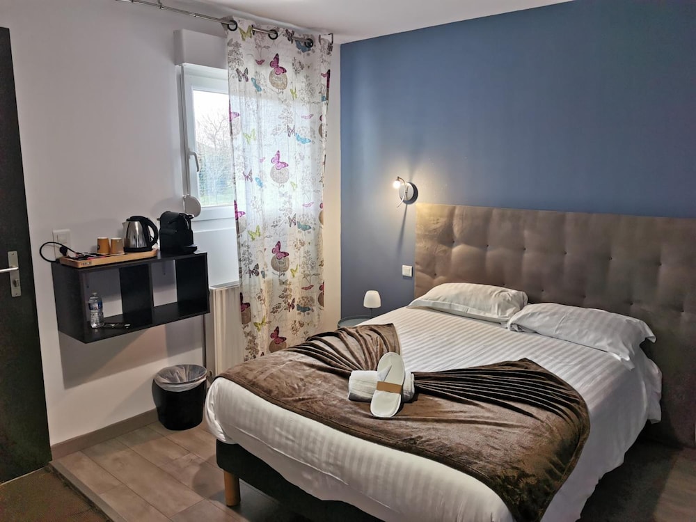 HOTEL LA HAIE DES VIGNES 10/68