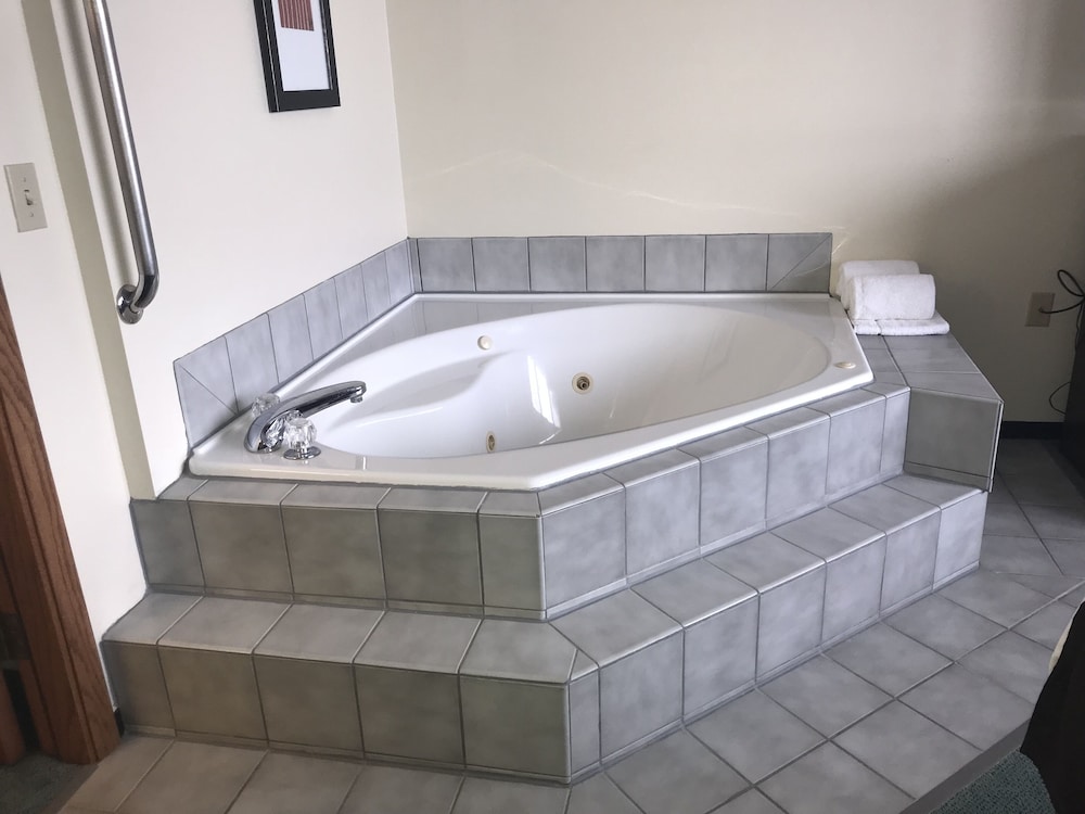 Northwoods Inn & Suites Blackduck 11/20