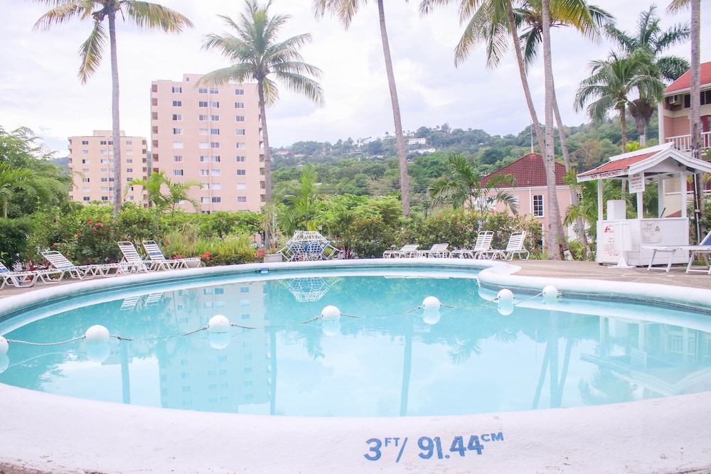 Fisherman's Point Resort 7/50