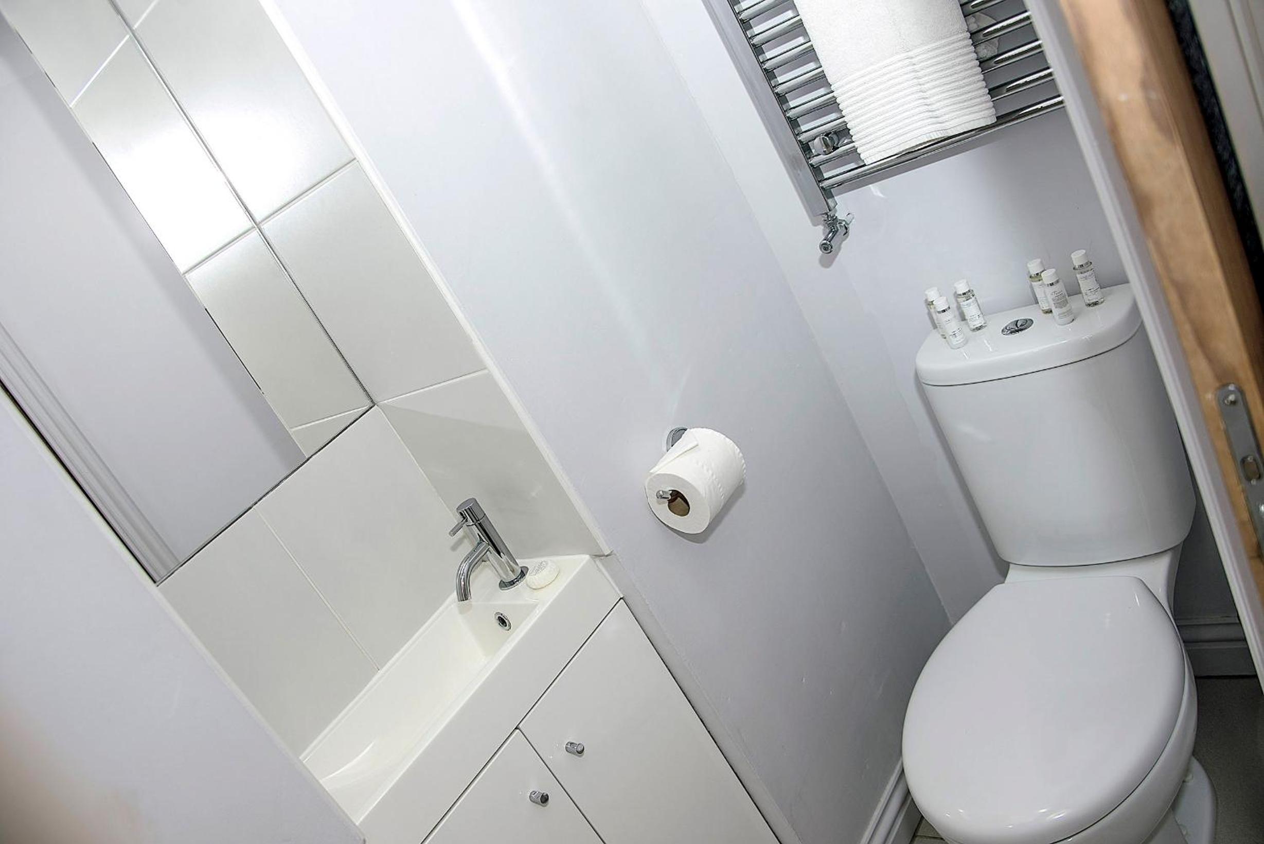 Base Serviced Apartments - City Road 33/35