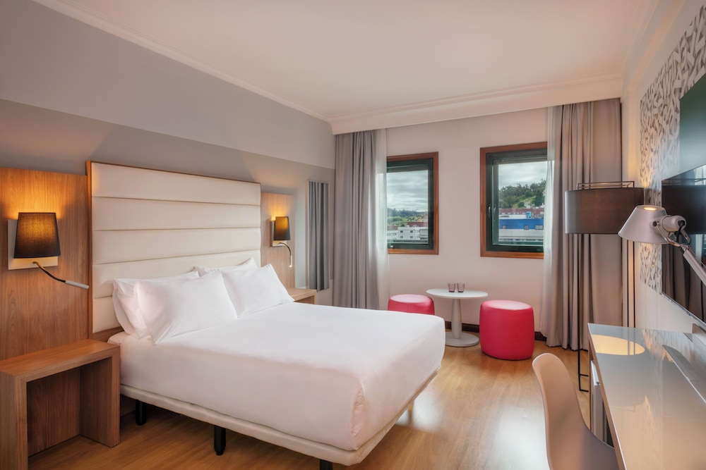 Hotel Santiago Plaza Affiliated By Melia 26/81