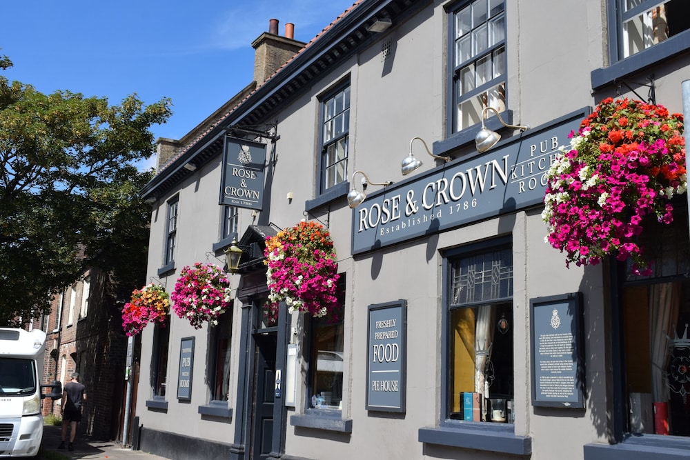 The Rose and Crown 3/49