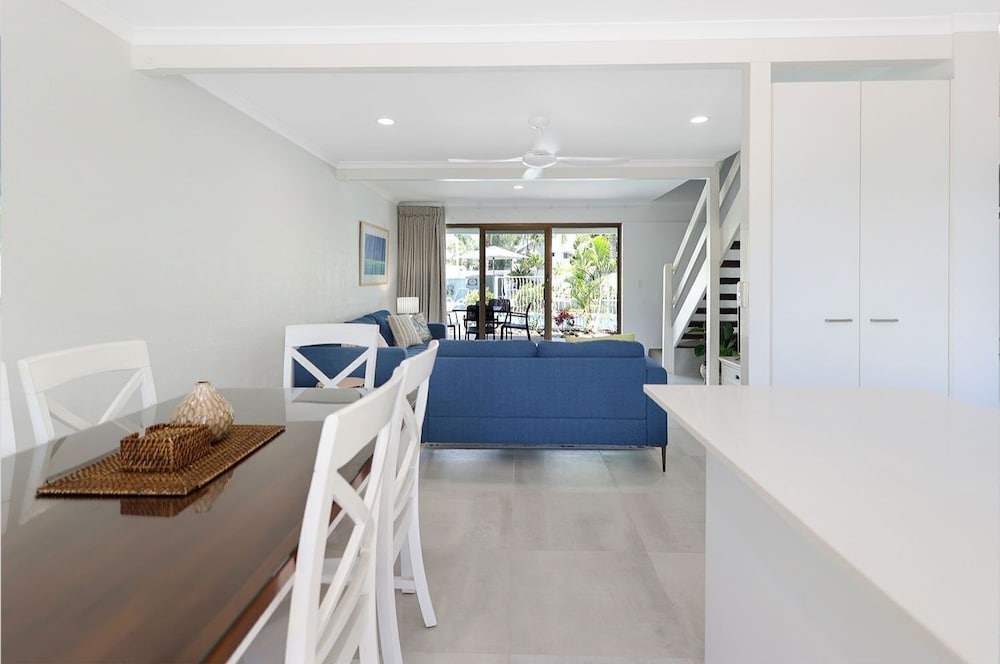 NOOSA PLACE RESORT 12/74