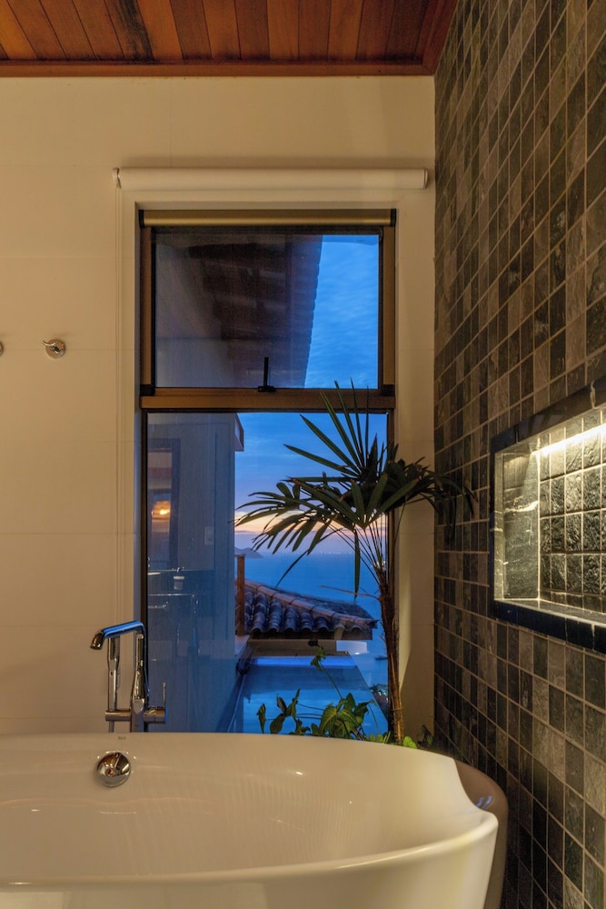 Casa Mirador Boutique Hotel 48/50