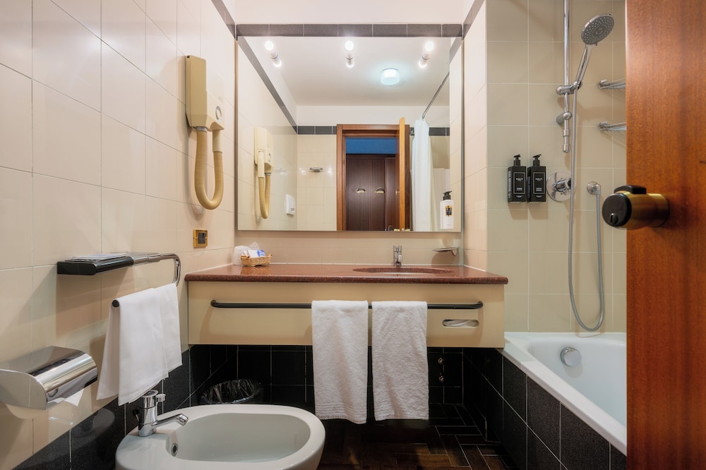 Hotel Crivis 50/51