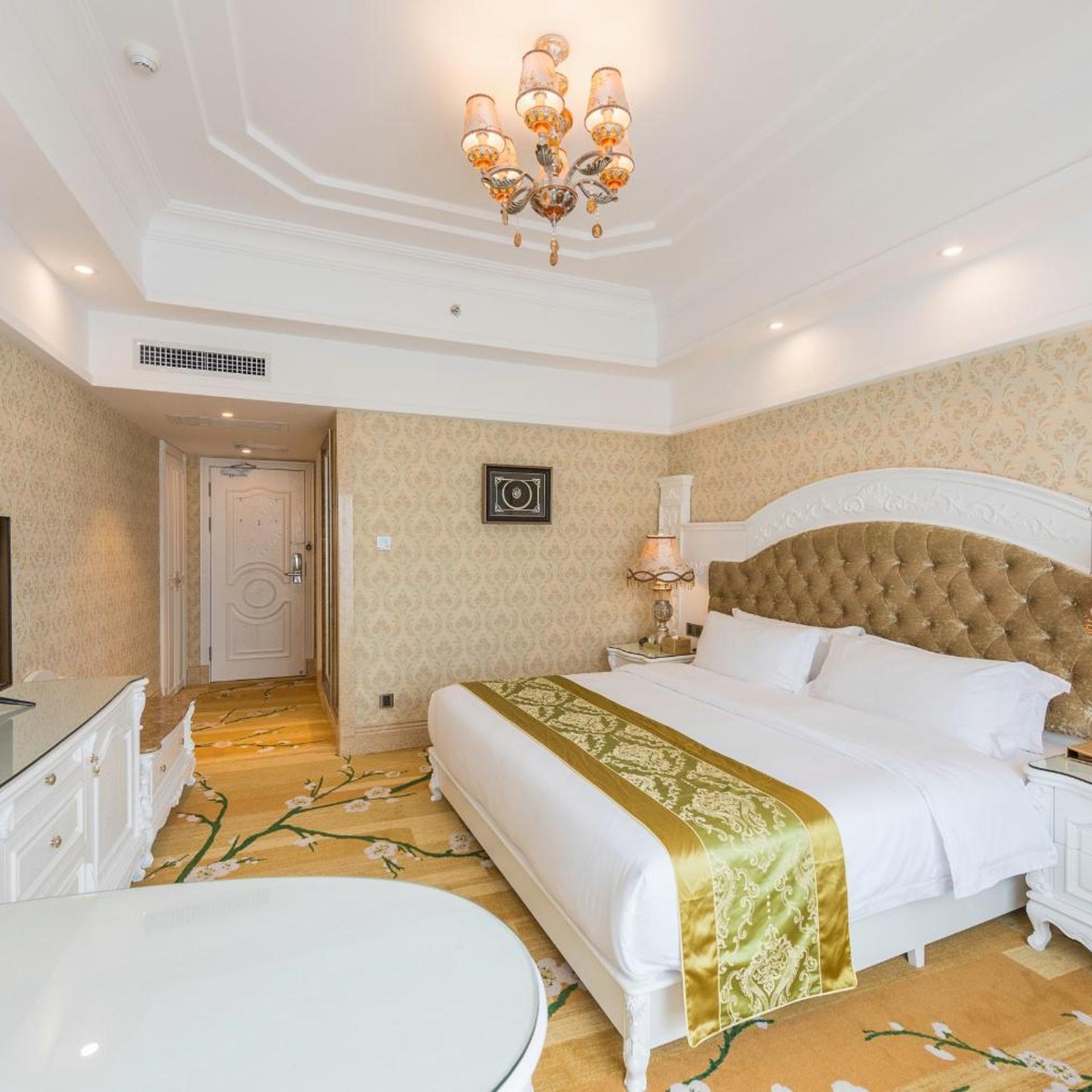 Guilin Bravo Hotel 12/63