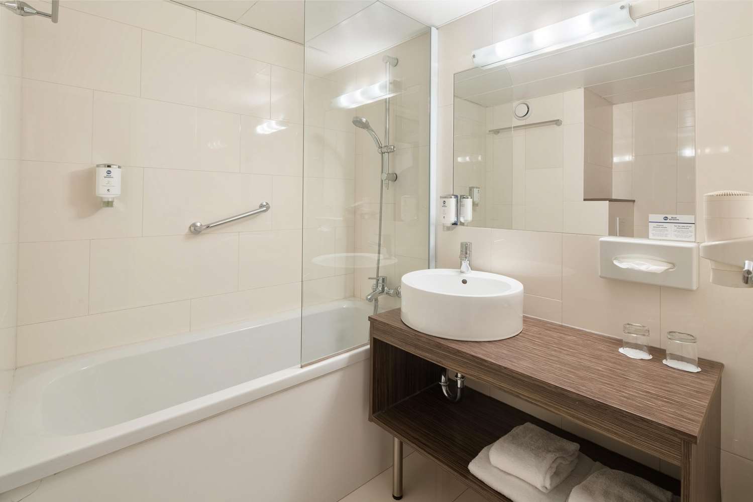 Smart Hotel Voesendorf 4/66