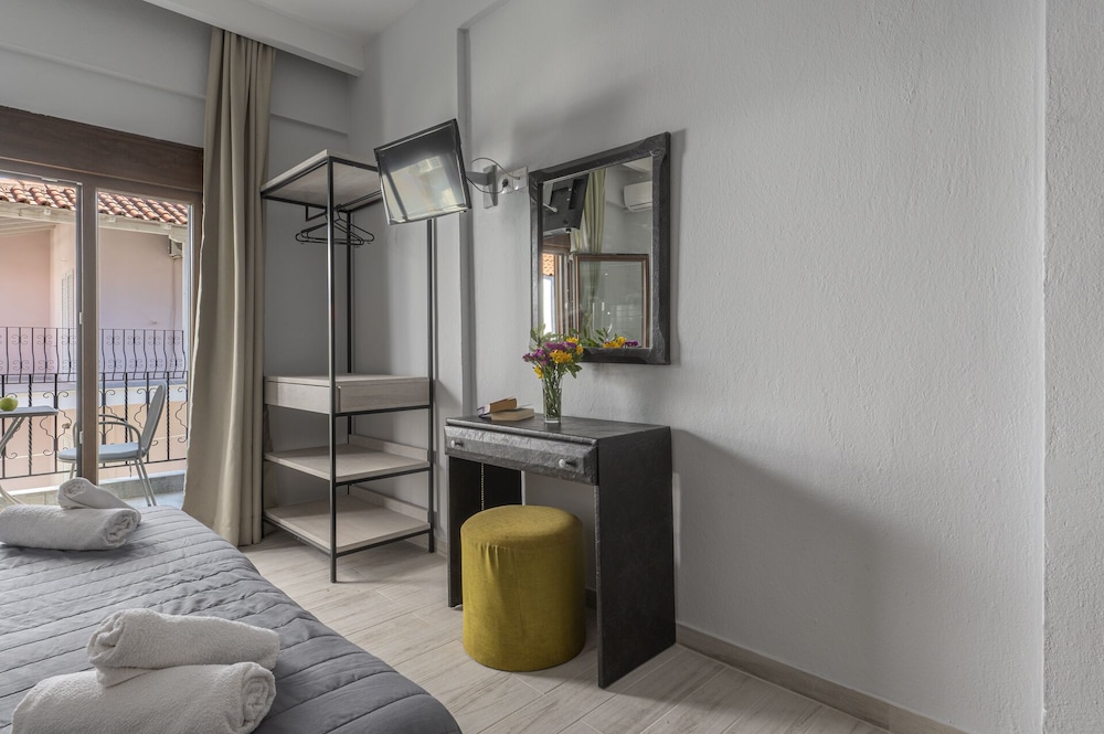 Adonis Hotel 19/35
